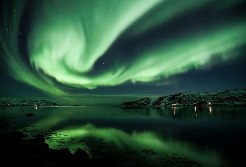 Tromsø: Small Group Northern Lights Hunt - Following the forecast beyond Tromsø
