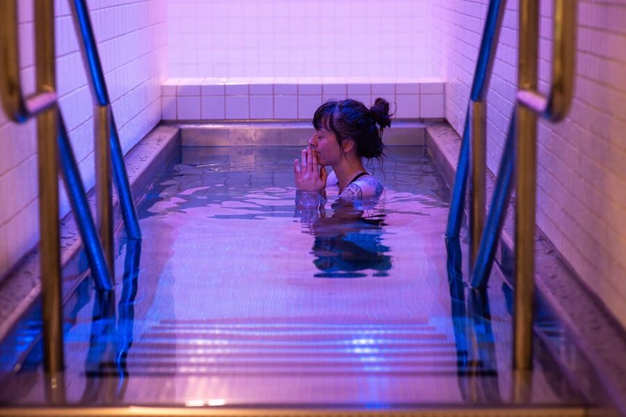 Tromsø: Spa/Pool with Bath, Sauna and Outdoor Heated Pool - Tromsøbadet is more pool complex than pampering retreat