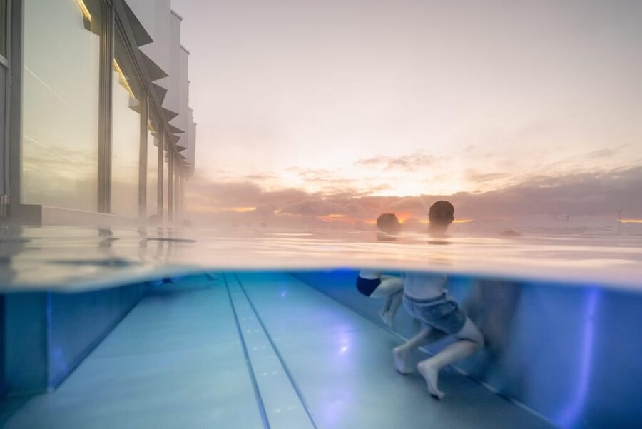 Tromsø: Spa/Pool with Bath, Sauna and Outdoor Heated Pool - Start with the changing rooms and locker system