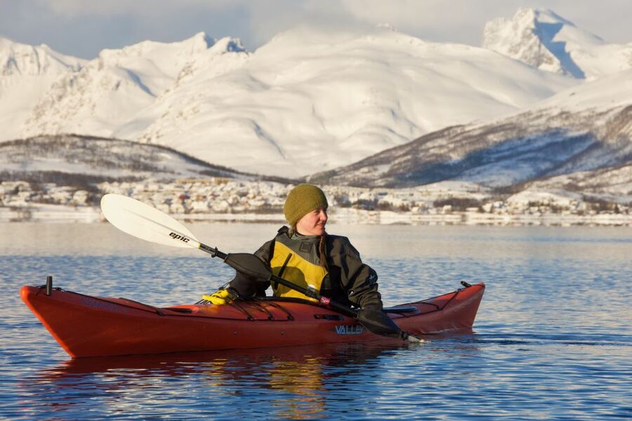Tromsø: Winter Sea Kayaking Tour with Wildlife Sightings - From Tromsø city center to the fjord