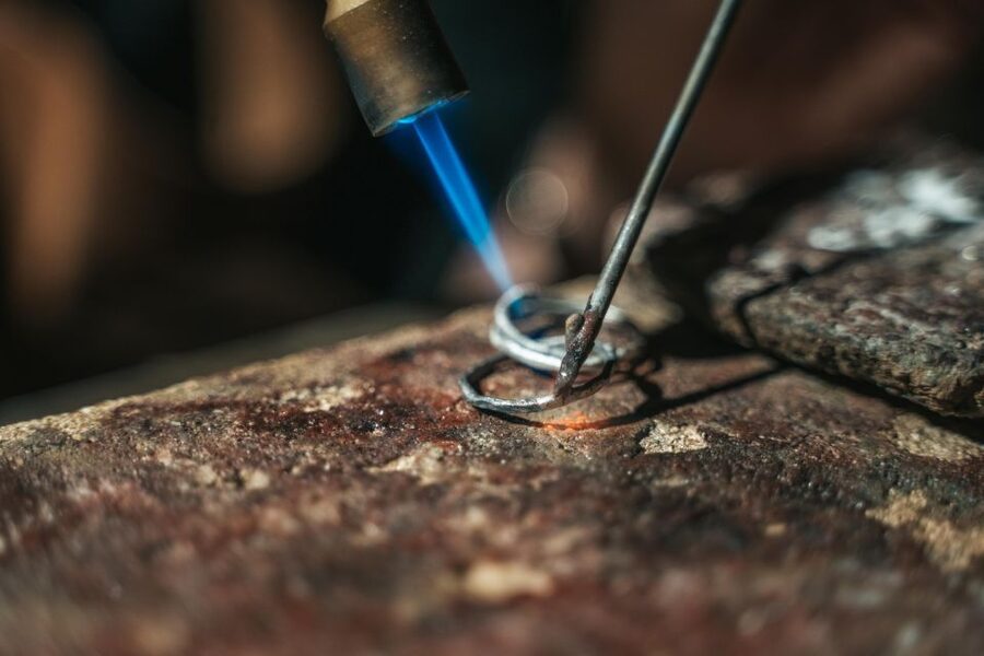 Tromsoe: Make your own silver ring in a goldsmith workshop - The first stage: turning silver into a ring