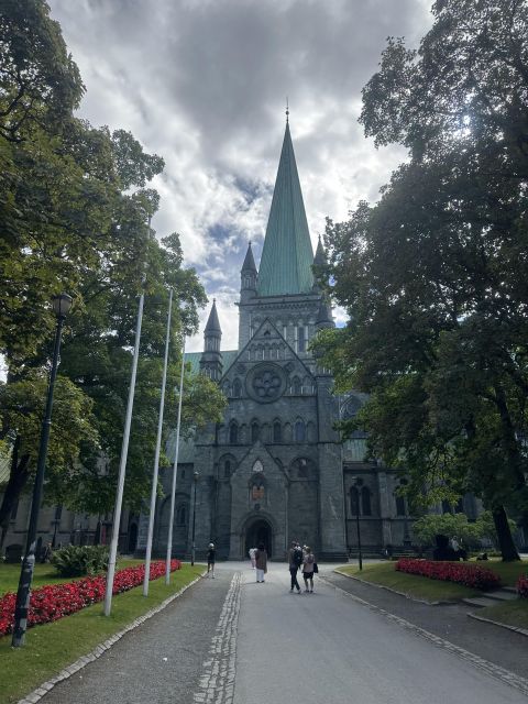Trondheim: 2-hour City Walking Tour - Trondheim Torg and Olav Tryggvason