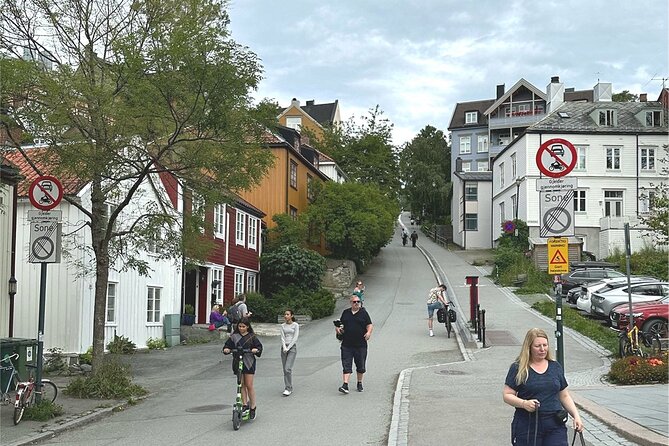 Trondheim's Regalia Self-Guided Tour of Norway's Historic Centre - Bakklandet’s wooden streets and cafés