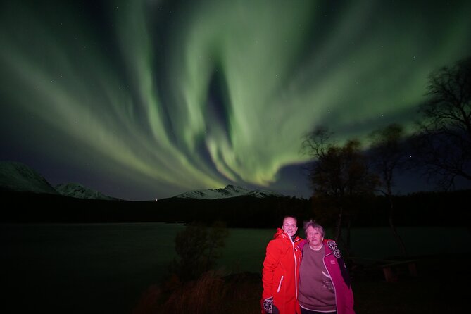 Watching The Aurora Dance - The waiting game under Arctic conditions