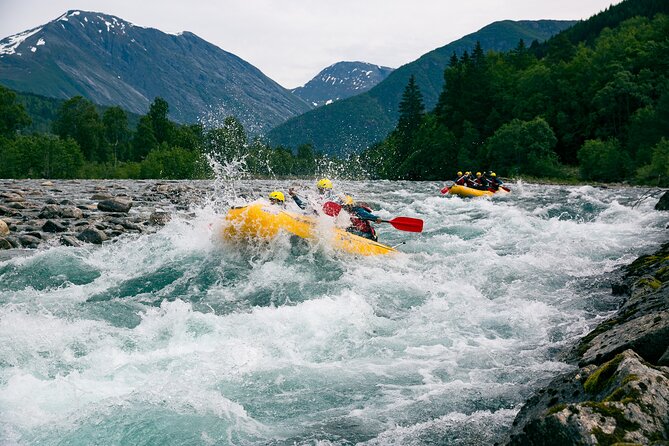 White Water Rafting in Valldøla - Svele, strawberries, cream, and a riverside fire
